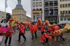 Rosenmontagszug Drachentanz